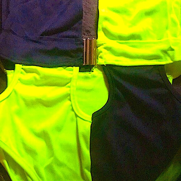 CAPTIVATING & Playful Swimsuit 🔥 - Picture 4 of 8